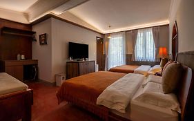Enzo House